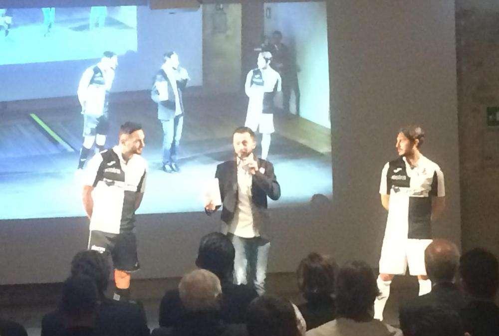 FOTONOTIZIA TC - La maglia celebrativa per i 115 anni della Robur
