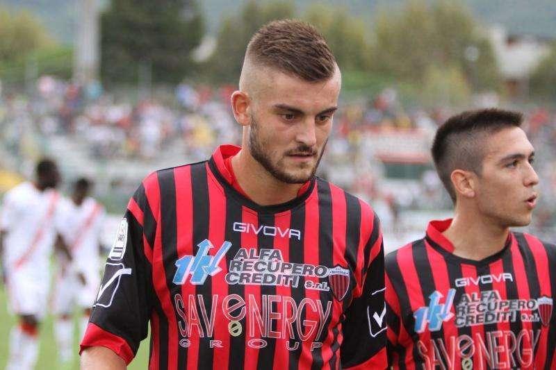 Un difensore ex Lega Pro scende in Serie D