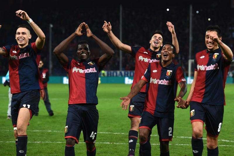 Un tris di squadre su un attaccante del Genoa