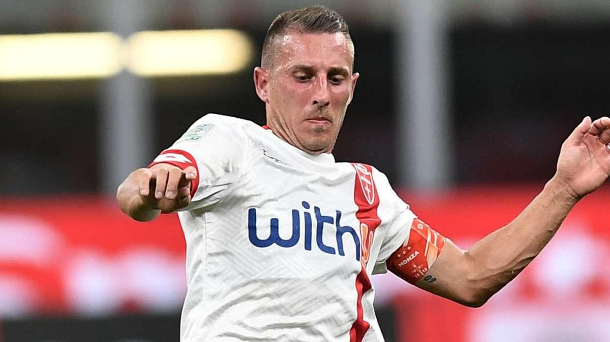 TC - Crotone, stamani la firma di D'Errico: prestito secco fino a giugno