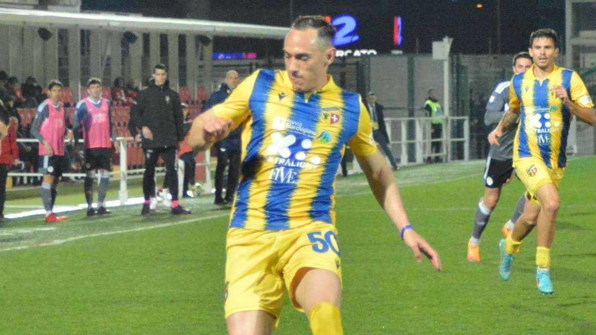 Fermana, Pellizzari: "Non so se resto, sarebbe bello puntare ai playoff"