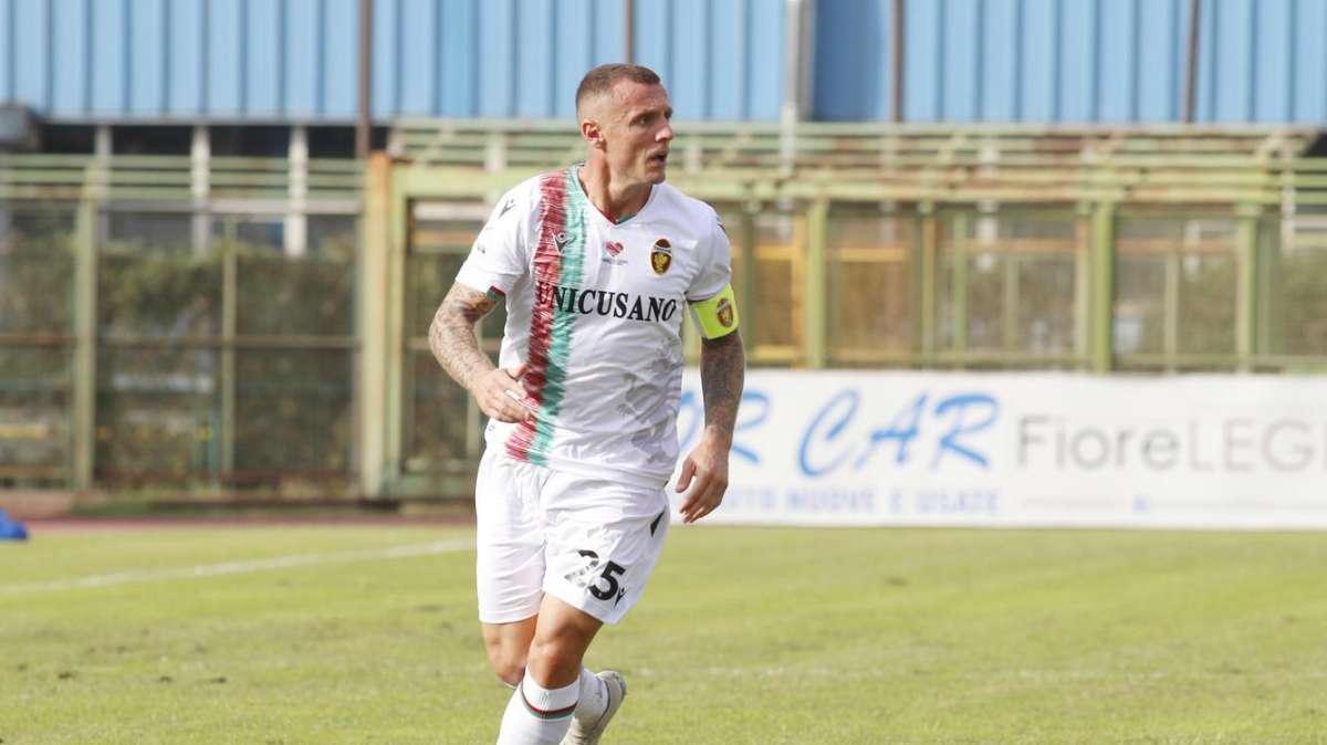 Ternana, Defendi: "Lucarelli tira fuori il meglio da ognuno di noi"
