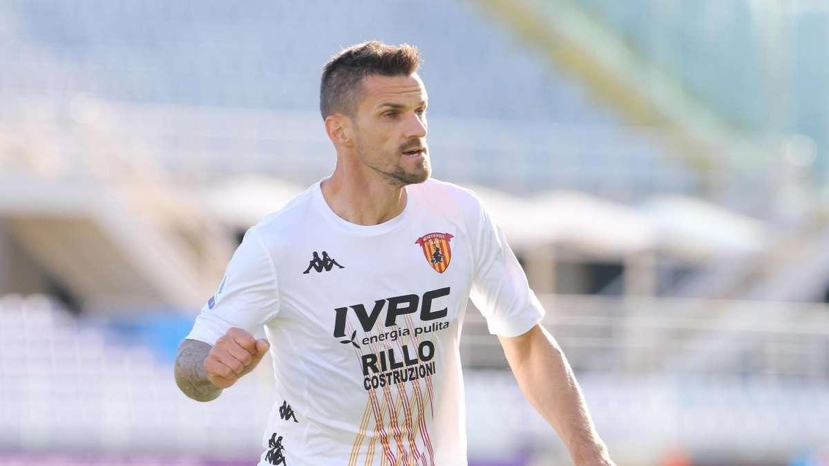 NOTIZIA TC - Bari, difensore in arrivo dalla A: offerti 18 mesi a Maggio