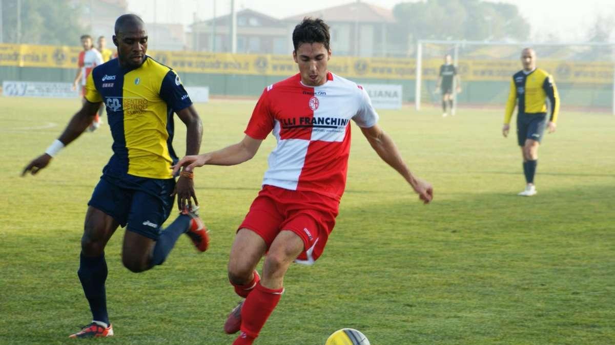 Carpi, Obeng in uscita e conteso da due club
