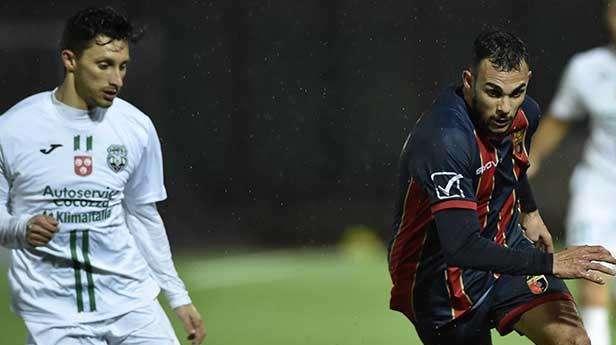 Casertana, tutti pazzi per Cuppone. Il Bari sfida tre club di B