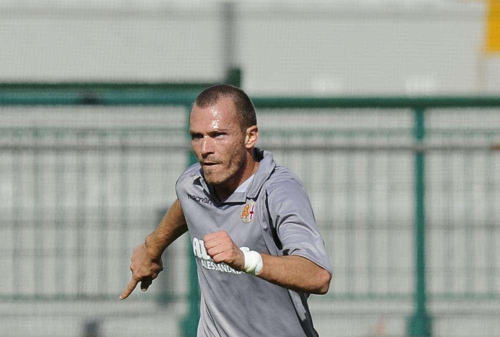 Ancona, si lavora a un colpo a centrocampo