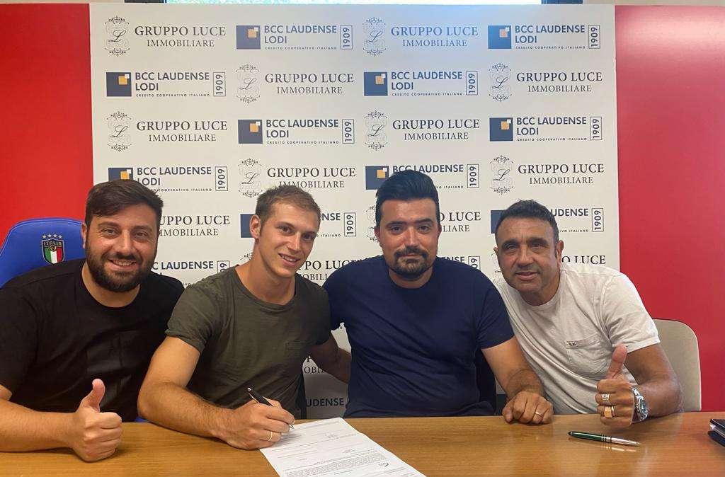 FOTONOTIZIA TC - Sangiuliano City, la firma di Cogliati sul nuovo contratto