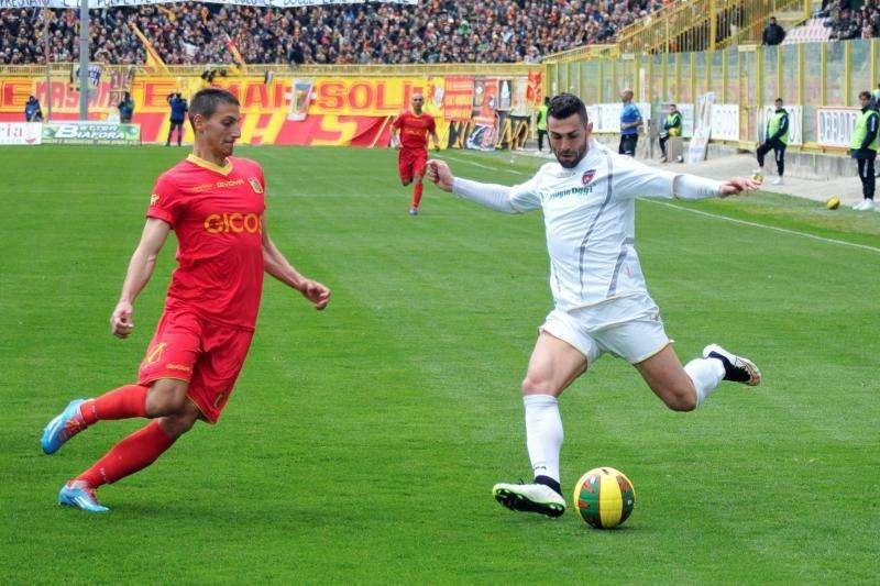 Pavia, pressing per un esterno