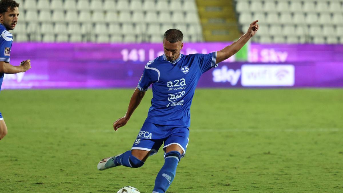 Parziali ore 20.30: Cerignola in 9 e ko a Monopoli. Blitz Crotone. Foggia ok