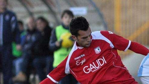 Lucchese, un centrocampista può partire