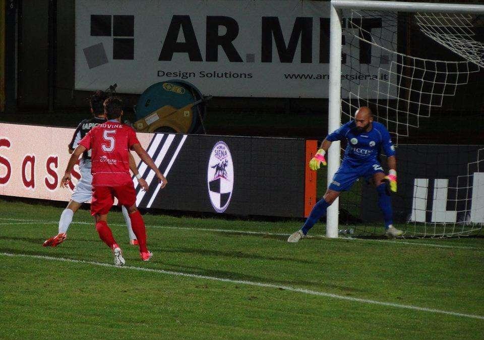 Robur Siena, su Iapichino irrompe il Livorno