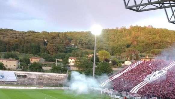 Arezzo, lo striscione contro le seconde squadre in C