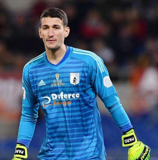 Triestina, ancora caccia al portiere: piace Paroni, sondaggio per Perucchini