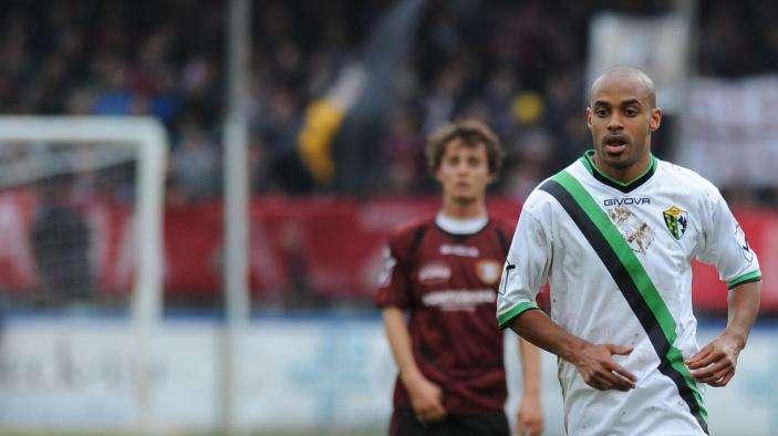 L'Aquila, De Sousa a TLP: "Giochiamo senza pressioni e non ci poniamo limiti. Doppia cifra e Serie B per riprendermi ciò che gli infortuni mi hanno tolto"