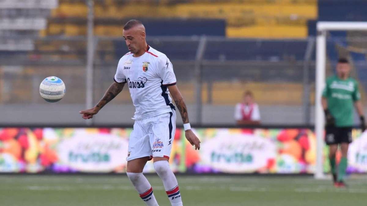 Casertana, Castaldo resta in rossoblu: niente ritorno all'Avellino