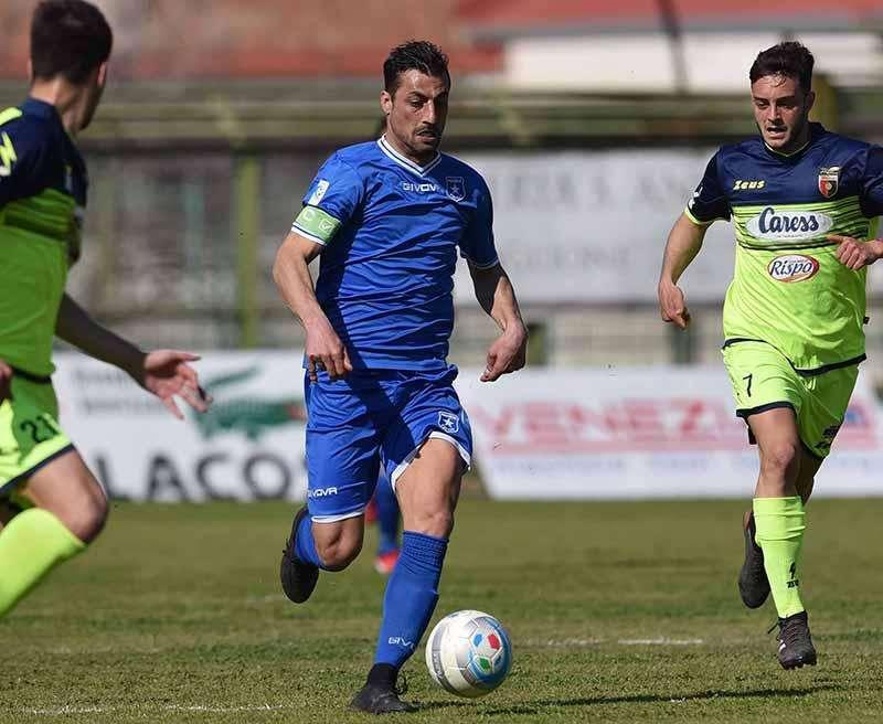 Paganese, è addio con il capitano Scarpa: l'attaccante riparte dall'Angri