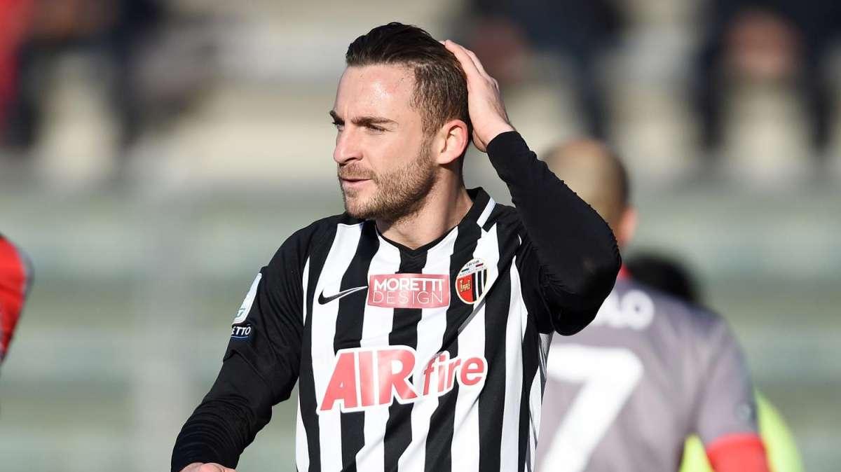 Ternana, ipotesi scambio con l'Ascoli per arrivare a Laverone