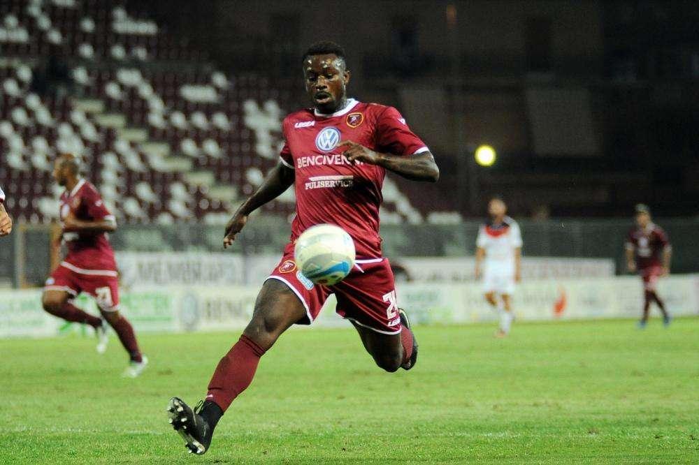 Avellino, due calciatori della Reggina nel mirino: De Rose e Doumbia