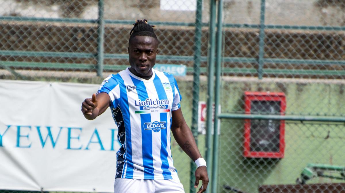 Giugliano-Casertana, novità Njambè: le formazioni ufficiali