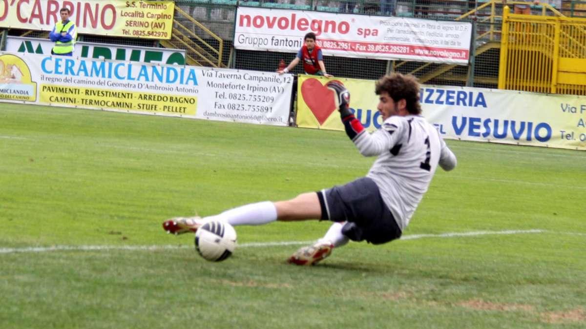 Avellino, idea Terracciano per la porta