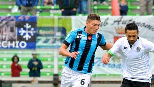 Pisa, la Serie B su un tuo centrocampista