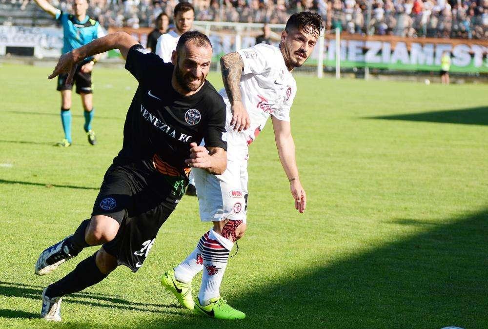 Triestina, Sarno: "Qui per sei secondi, a Catania dicevano fosse tardi"