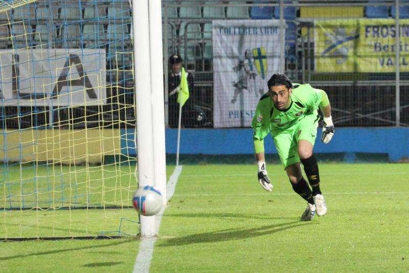 Matera, forte pressing su un portiere