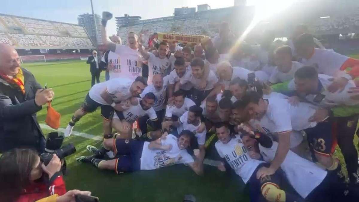 FOTONOTIZIA TC - Catanzaro in B, le immagini della festa a Salerno