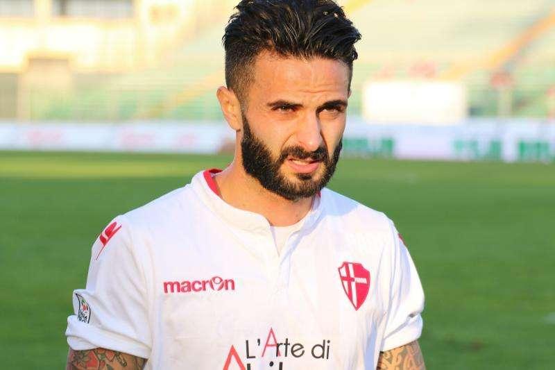Catanzaro, un centrocampista lascia il ritiro