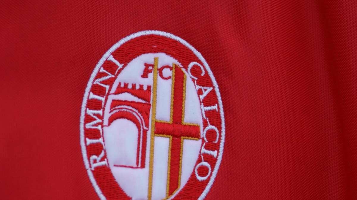 A Rimini si intravede una luce in fondo al tunnel: dopo pochi mesi l'avventura (da brividi) della Bulding Company è agli sgoccioli. Ma la nuova proprietà saprà salvare il club dal fallimento?