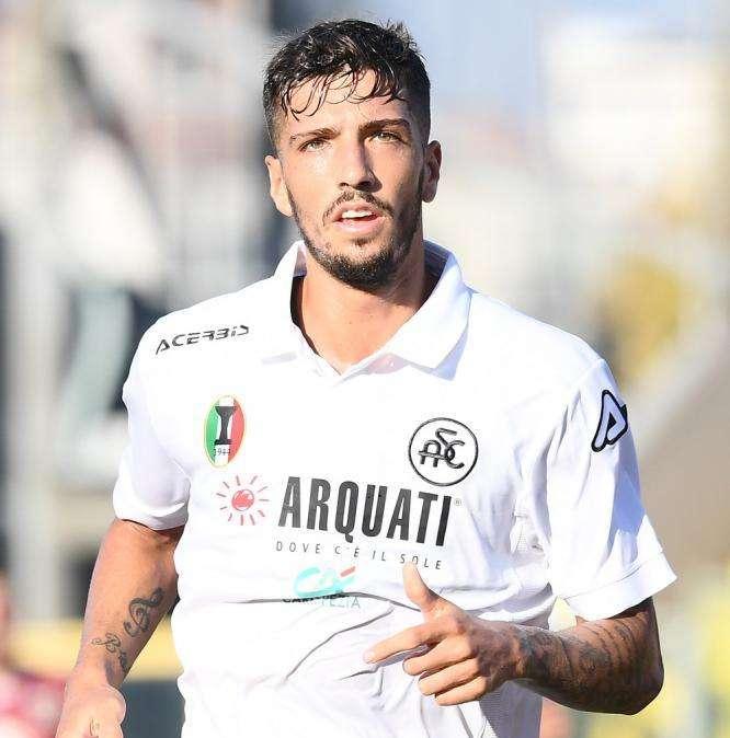 Ternana, per l'attacco Forte si allontana. Idee Ganz e Guerra