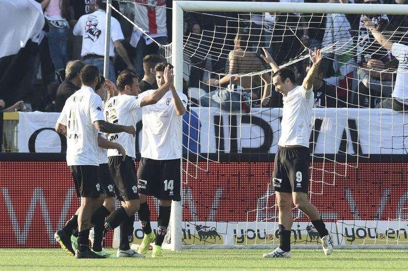 Carrarese, gli occhi della Pro Vercelli su un tuo difensore