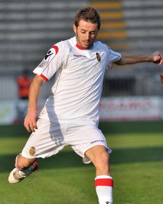 Duello calabrese per un centrocampista del Lumezzane