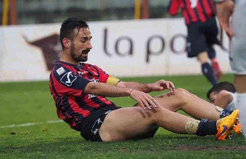 Virtus Francavilla, pressing per un difensore della Casertana