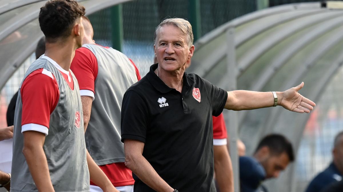 Triestina, Tesser: "Pensiamo solo al campo, niente distrazioni dal mercato"
