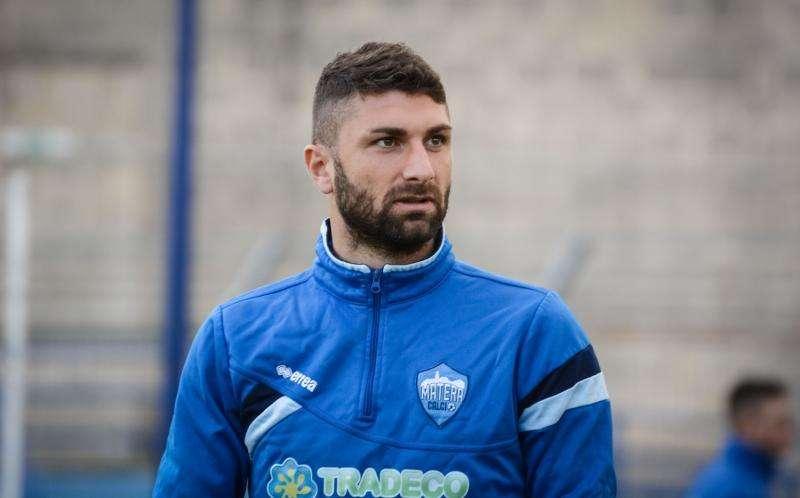 Sicula Leonzio, occhi su un difensore del Matera