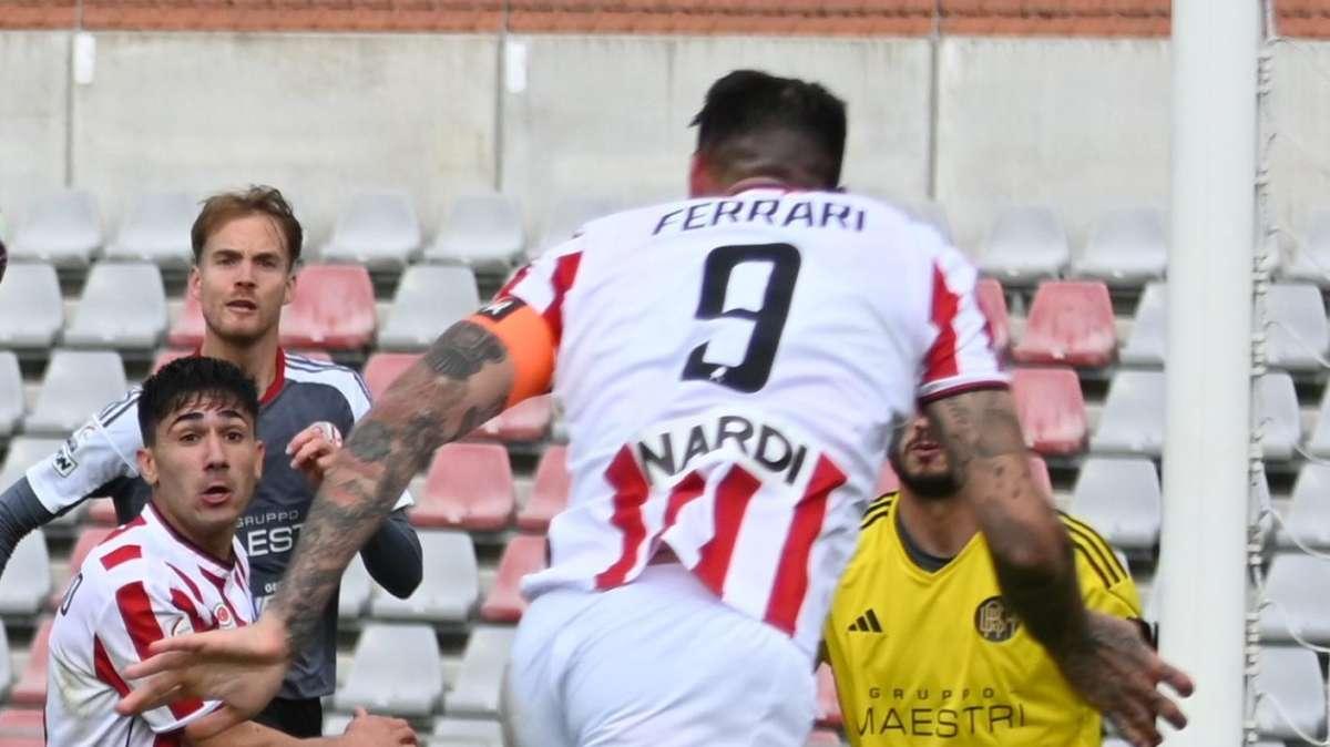 Vicenza riabbraccia Ronaldo e Ferrari: al rientro in campo applausi tifosi