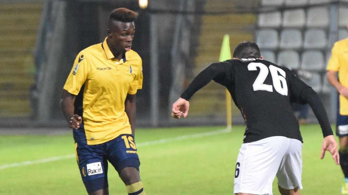 NOTIZIA TC - Messina, per il centrocampo piace Besea della Vis Pesaro