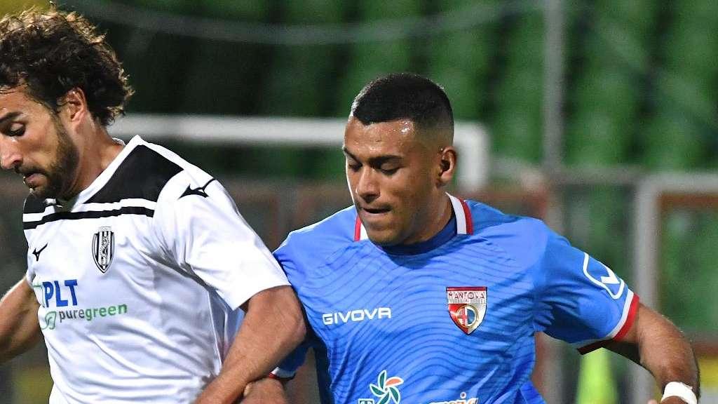 Bari, Cheddira: "Orgoglioso di questi colori, ci metterò fame e corsa"