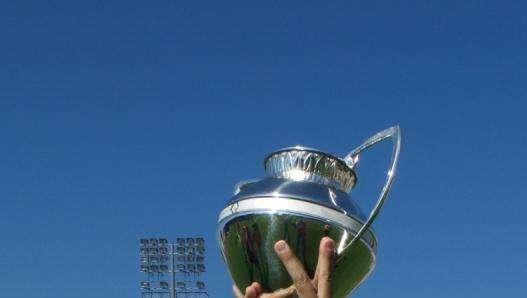IL FATTO DELLA SETTIMANA - MENTRE IN ALCUNI CLUB PARTE LA PROGRAMMAZIONE, A LUCCA ALEGGIA LO SPETTRO DEL FALLIMENTO. INTANTO C'E' LA SECONDA FINALE DI COPPA DI FILA PER LA VITERBESE