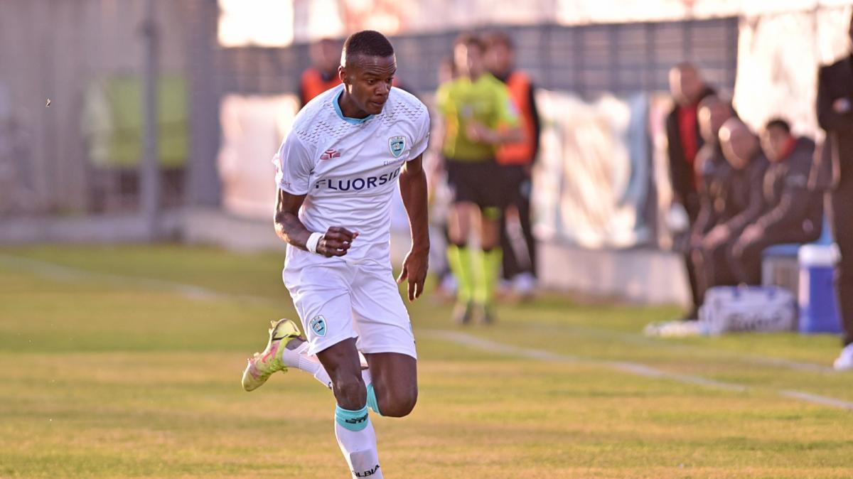 Pro Vercelli, Comi può salutare: nel mirino c'è King Udoh
