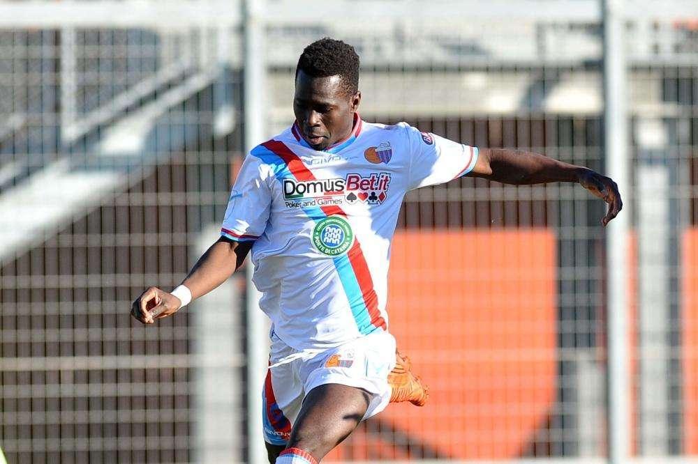 Carrarese, per l'attacco si pensa a Manneh del Catania