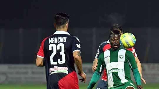 La Serie B sulle tracce di Doudou Mangni, talento del Monopoli