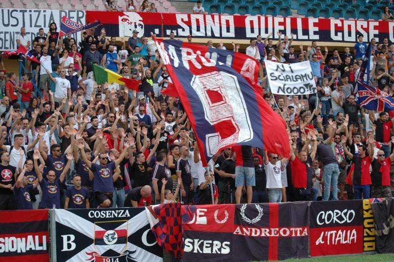 Cosenza, si è appena concluso l'incontro con un tecnico
