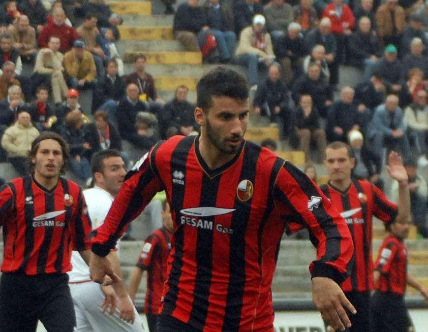Carpi, arriva in prova l'ex Lucchese Bova
