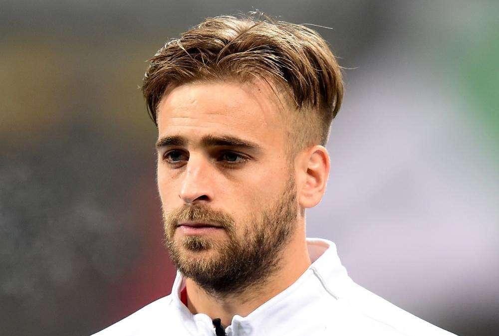 Dietrofront Cavese, Sainz-Maza resta e prolunga. La nota del club