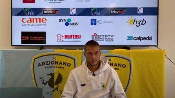 Rimini, Parigi rivela: "La B? Mi piacerebbe. Prima giocavo per me, ora per moglie e figlia"