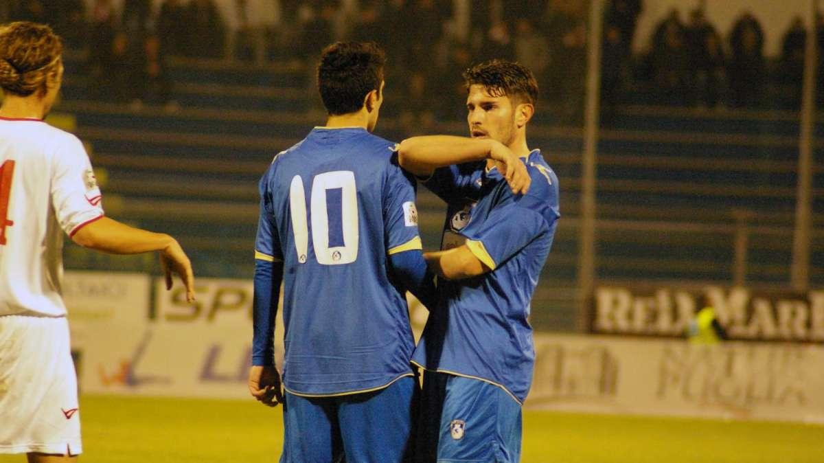 L'ex Taranto Nicola Russo firma con il Parma. Oggi passa alla Nocerina