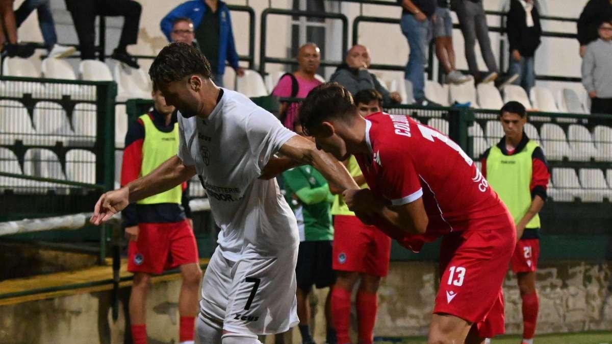 A Gubbio la decide un autogol. Manita del Giugliano. Tris corsaro del Foggia