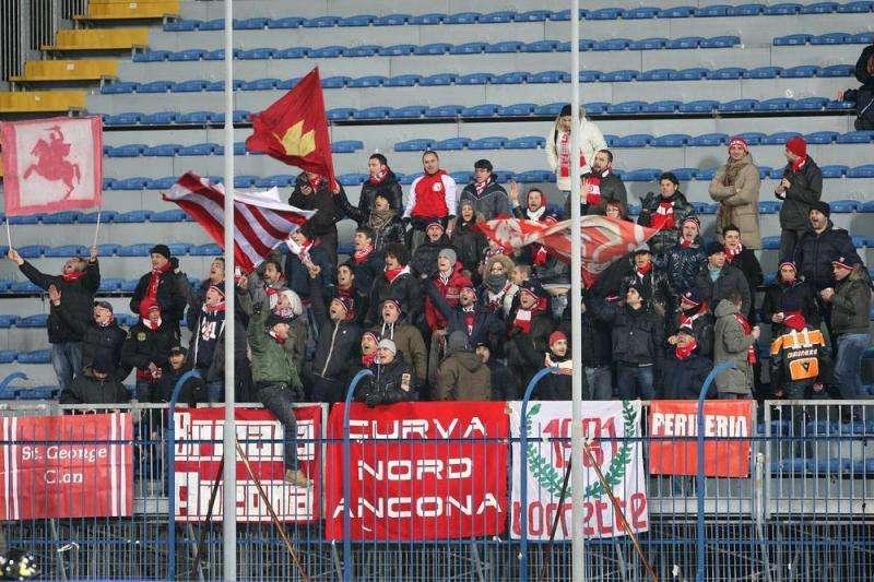 Ancona, un terzino dovrebbe rimanere